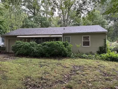 7115 Outlook St, Overland Park, KS 66204