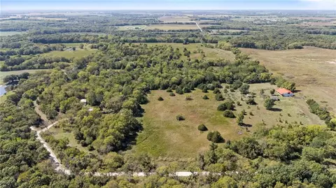 213 Th Kill Creek Rd, Spring Hill, KS 66083