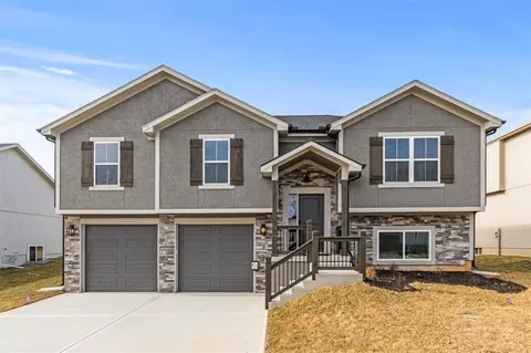 4205 SE Adams Dr, Blue Springs, MO 64014