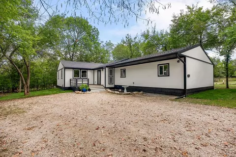 46 Silver Ln, Linn Valley, KS 66040