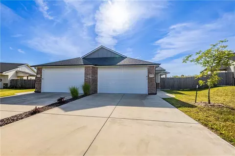 5771 E Bristol St, Wichita, KS 67220