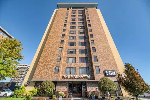 700 E 8th St #16O, Kansas City, MO 64106
