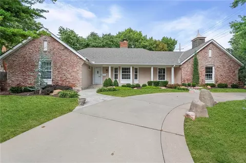 5500 W 87th St, Overland Park, KS 66207