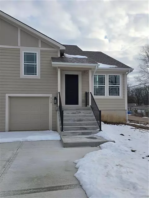 515 W Smith St, Spring Hill, KS 66083