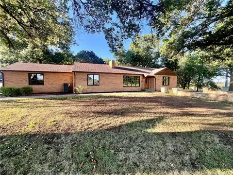 1612 Country Club Rd, Atchison, KS 66002