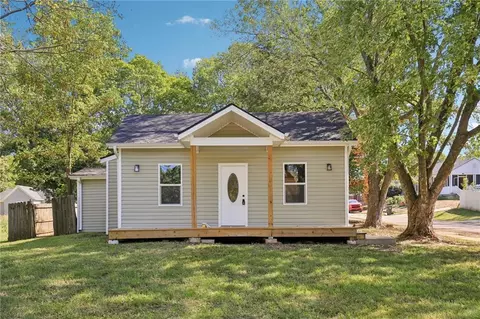 609 S Lexington St, Holden, MO 64040