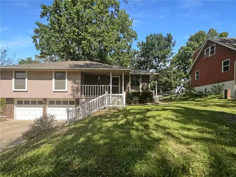 309 Shawn Ct, Blue Springs, MO 64014