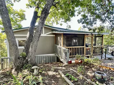 73525 E Leisure Lake Dr, Trenton, MO 64683