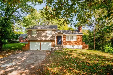 8007 Blue Ridge Blvd, Raytown, MO 64138