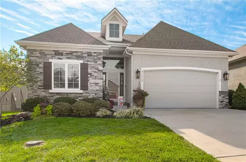 21919 W 121st St, Olathe, KS 66061