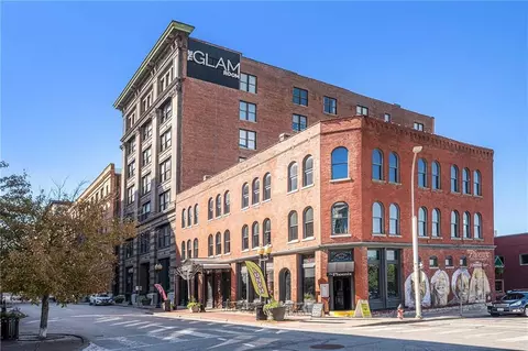 308 W 8th St #100, Kansas City, MO 64105