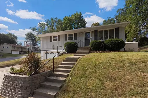 2410 Briarcliff Ave, Saint Joseph, MO 64503