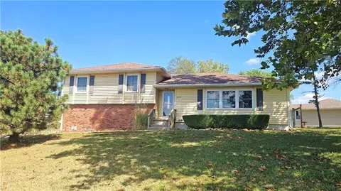 2439 S Margrave St, Fort Scott, KS 66701