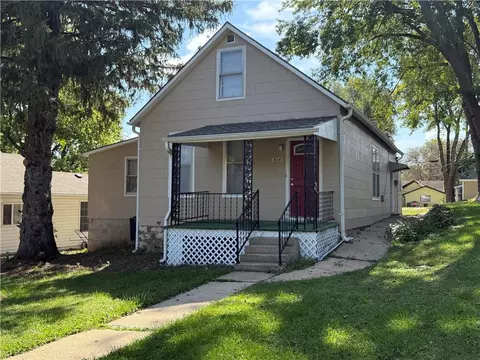 924 Kearney St, Atchison, KS 66002