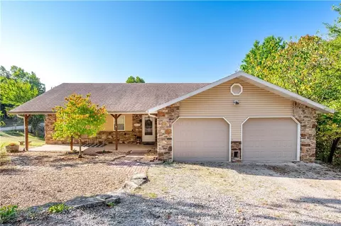 117 Blue Springs Ln, Reeds Spring, MO 65737
