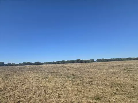 327 Th Old Kc Rd, Paola, KS 66071