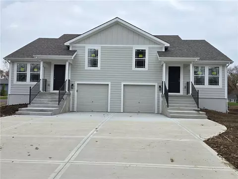 513515 W Smith St, Spring Hill, KS 66083