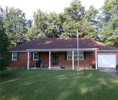 108 S Maple St, Sweet Springs, MO 65351