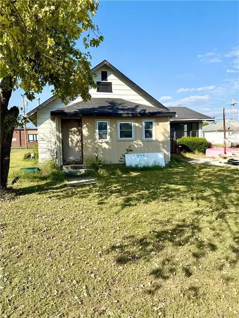 1205 Vermont St, Elwood, KS 66024