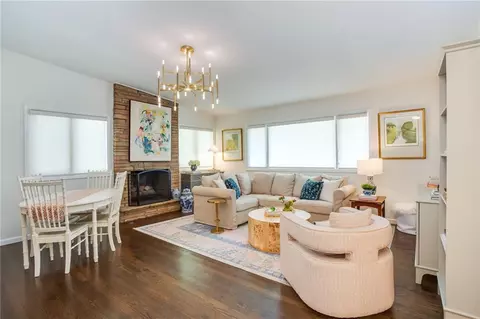 7615 Mission Rd, Prairie Village, KS 66206