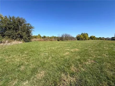 901 Lucy Webb Rd, Raymore, MO 64083 photo 5