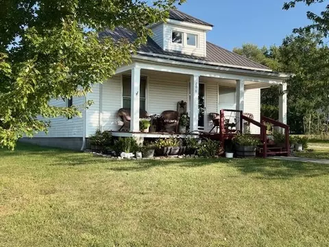 206 Central St, Pattonsburg, MO 64670