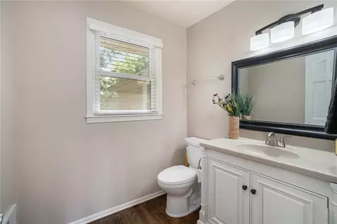 Bath - 1820 SW Keystone Dr, Blue Springs, MO 64014 photo 1 of 4