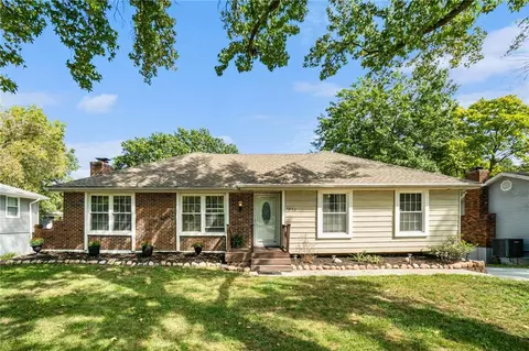 Exterior - 1820 SW Keystone Dr, Blue Springs, MO 64014 photo 1 of 4