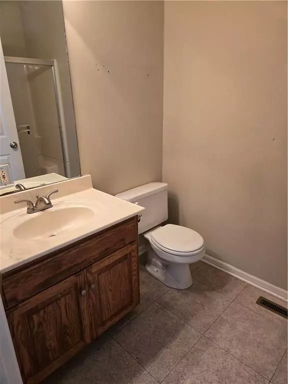 Bath - 503 E Ottawa St, Paola, KS 66071 photo 3 of 6