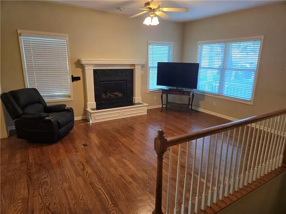 Living - 503 E Ottawa St, Paola, KS 66071 photo 2 of 8