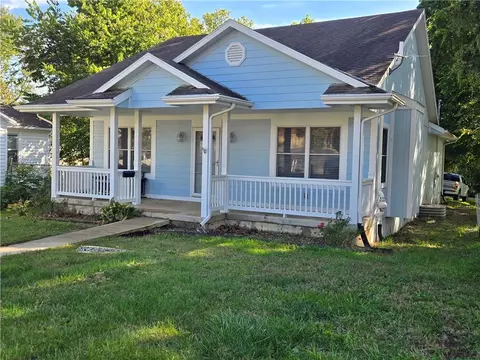 Exterior - 503 E Ottawa St, Paola, KS 66071 photo 1 of 1