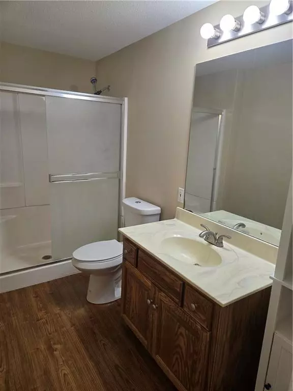 Bath - 503 E Ottawa St, Paola, KS 66071 photo 6 of 6