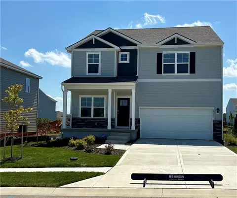 19621 W 201st St, Spring Hill, KS 66083