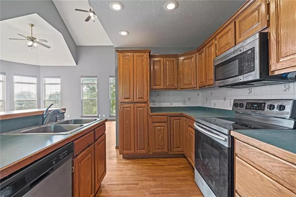 Kitchen - 20912 E 50th Street Ct, Blue Springs, MO 64015 photo 2 of 3