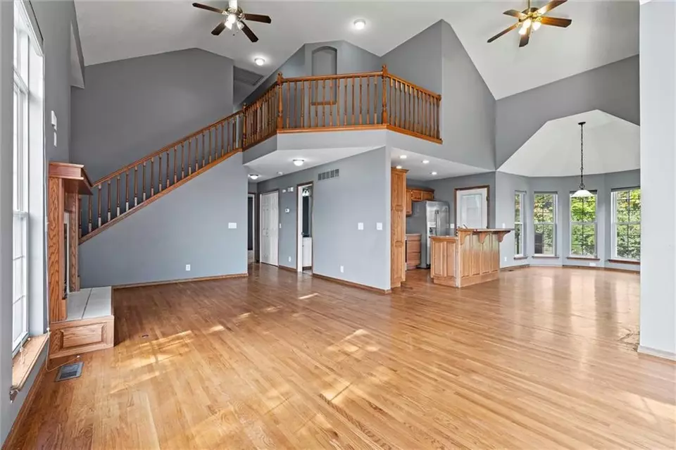 Living - 20912 E 50th Street Ct, Blue Springs, MO 64015 photo 4 of 5