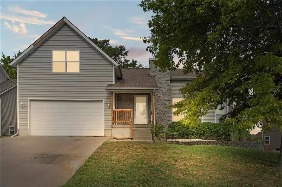 Exterior - 20912 E 50th Street Ct, Blue Springs, MO 64015 photo 2 of 7