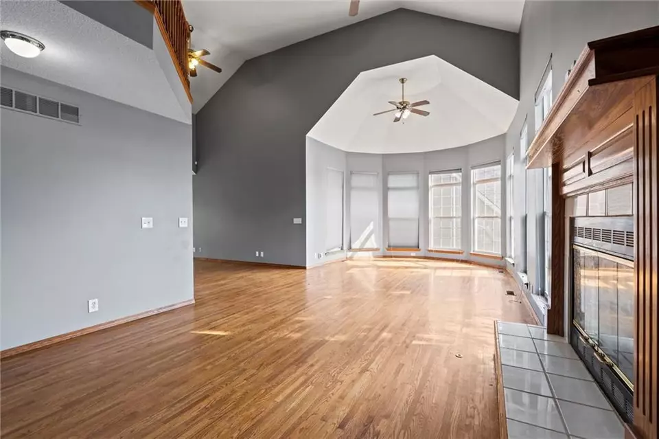 Living - 20912 E 50th Street Ct, Blue Springs, MO 64015 photo 1 of 5