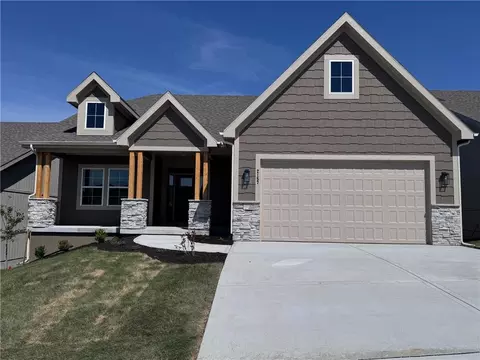 2157 Black Walnut Dr, Liberty, MO 64068