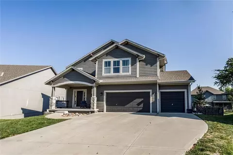 988 N Persimmon Dr, Olathe, KS 66061