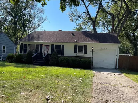 5303 W 72nd Ter, Prairie Village, KS 66208