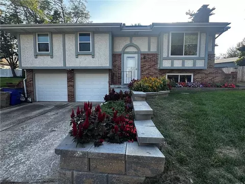 3012 Moore St, Blue Springs, MO 64015