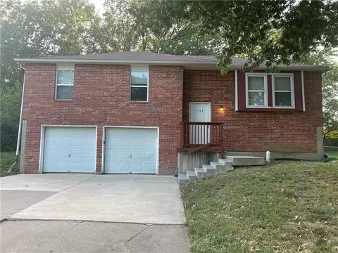 1708 Balboa St, Lees Summit, MO 64086