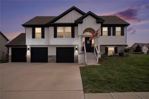 1000 W 10th Ave, Kearney, MO 64060