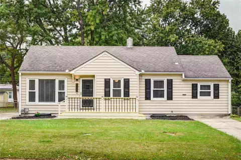 8338 Madison Ave, Kansas City, MO 64114
