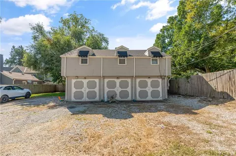 2022 S Hedges Ave, Independence, MO 64052
