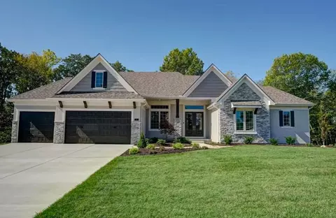 308 NW Earle Ln, Lees Summit, MO 64081