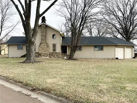 201 Percy Ln, Brookfield, MO 64628