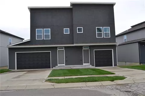 1207 NW 77th St, Kansas City, MO 64118