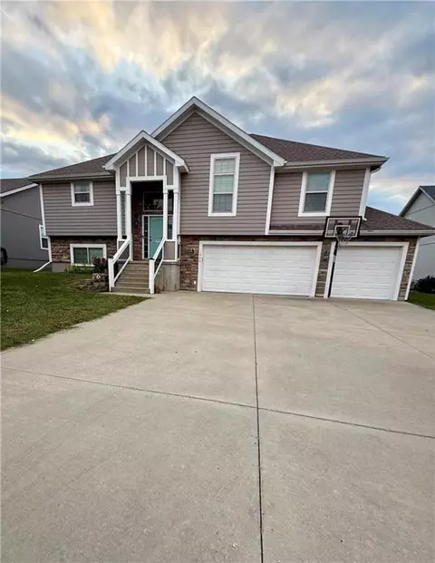 1908 N 159 Ter, Basehor, KS 66007