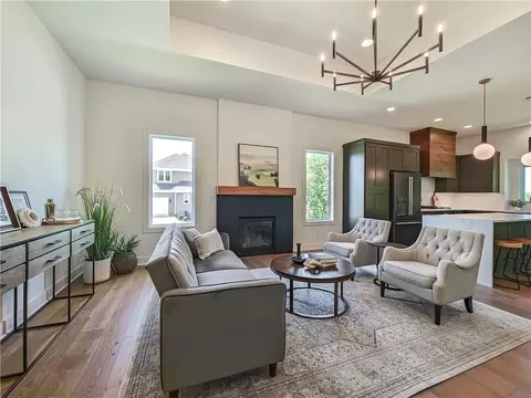 2452 W 179th St, Overland Park, KS 66085